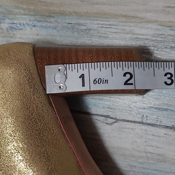 Tory Burch Paulina Heels Shoes. - Picture 9 of 10